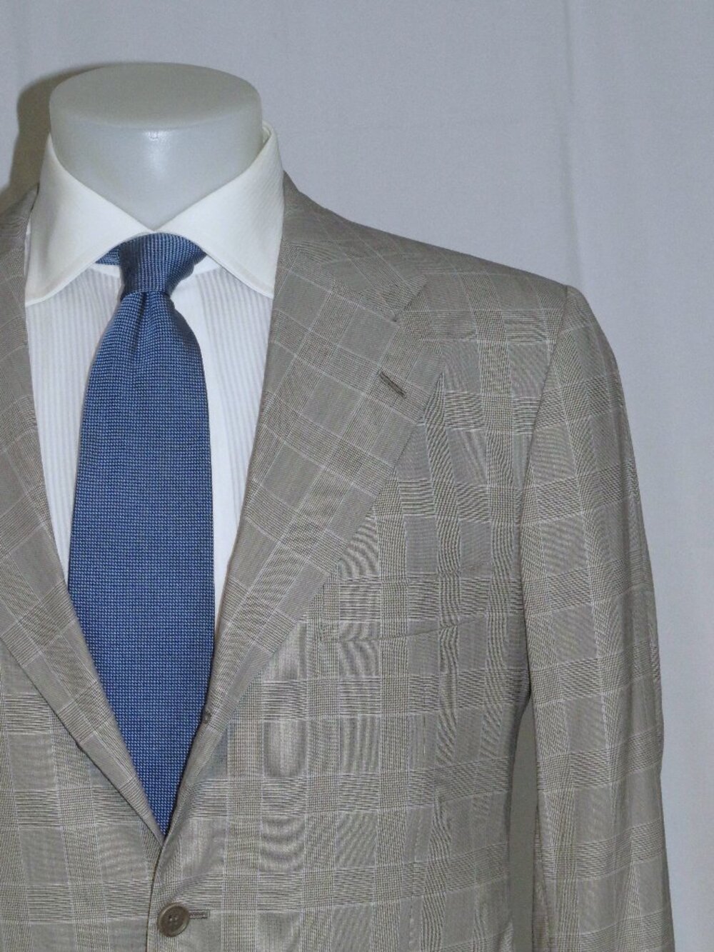 Kiton 13.2 Micron Super 200 Gray Prince of Wales Plaid Three Roll Two Suit 44R